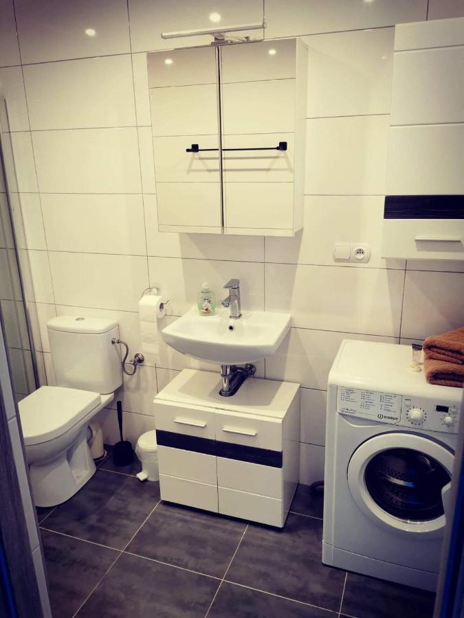Cztery Katy Apartament Вонґровєц Екстер'єр фото