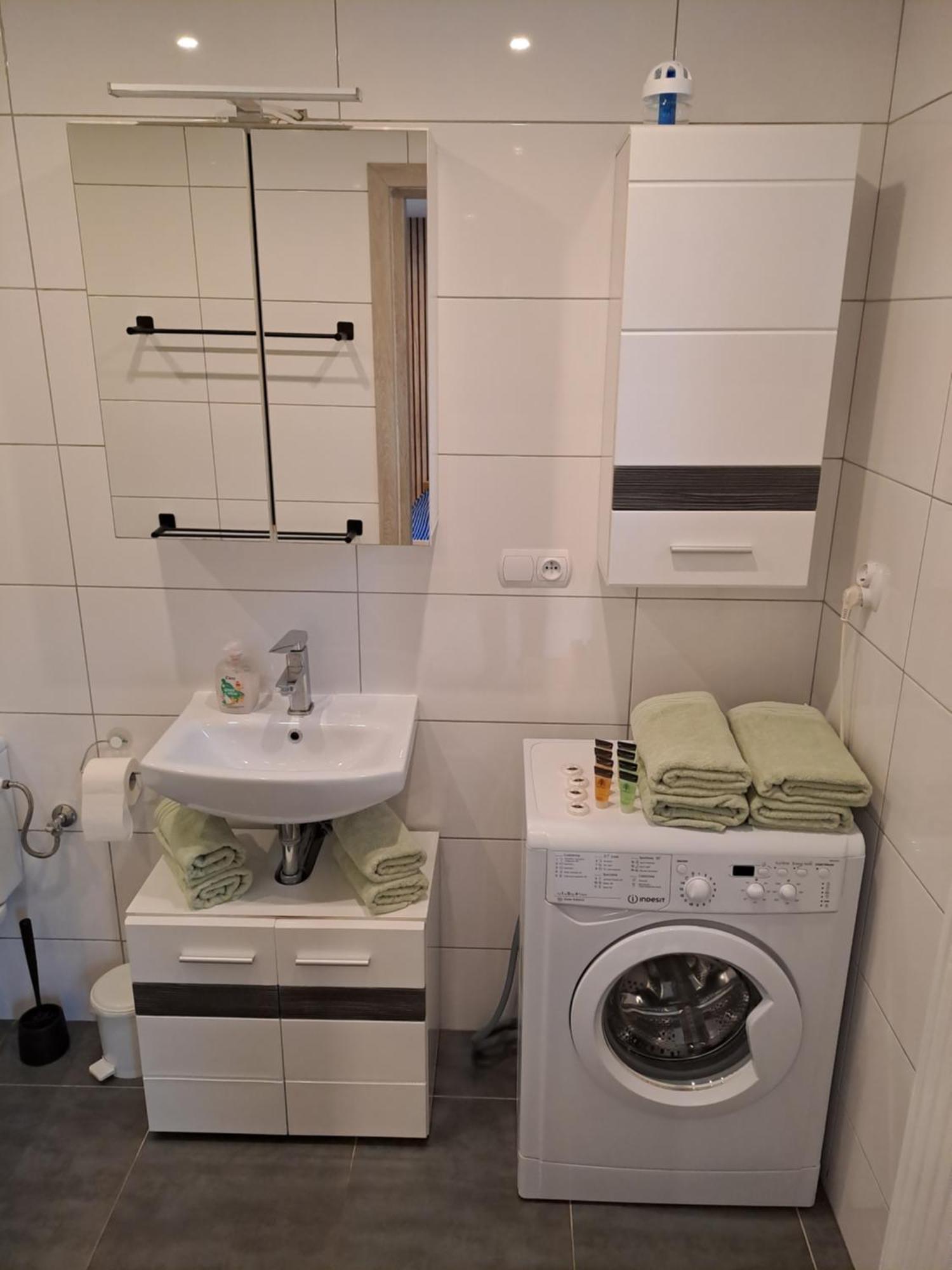 Cztery Katy Apartament Вонґровєц Екстер'єр фото